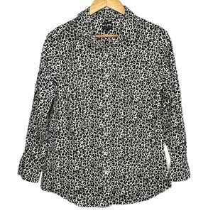 16 WP Talbots button up woman's shirt, Wrinkle Resistant